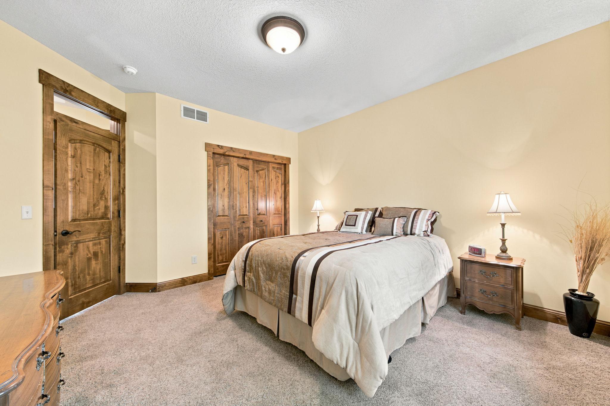 1008 Newhall Drive Property Photo 36