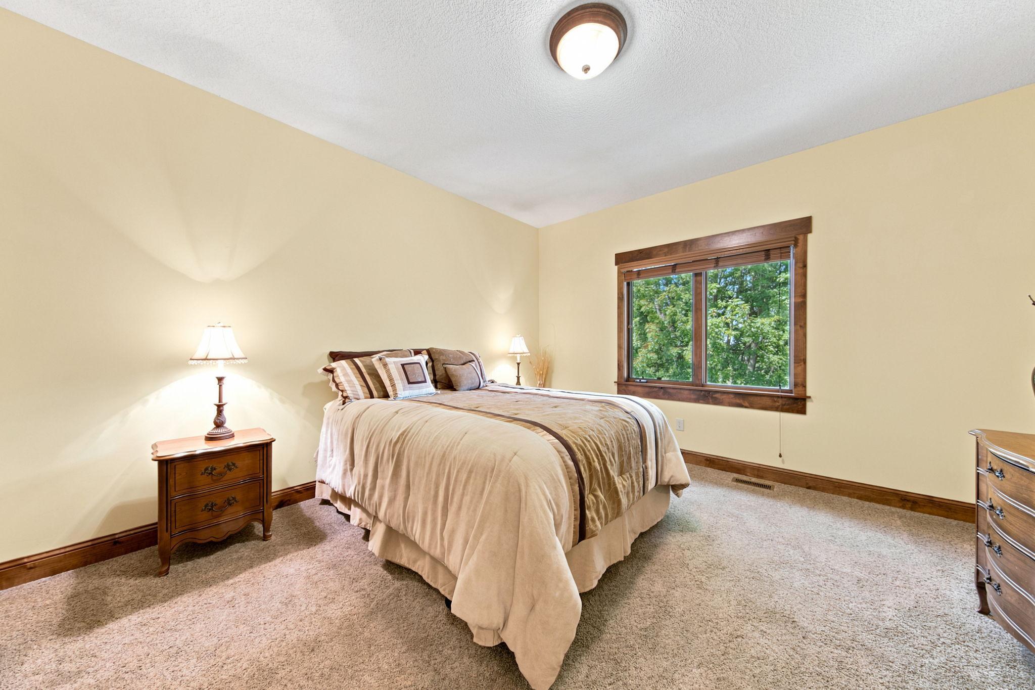 1008 Newhall Drive Property Photo 37