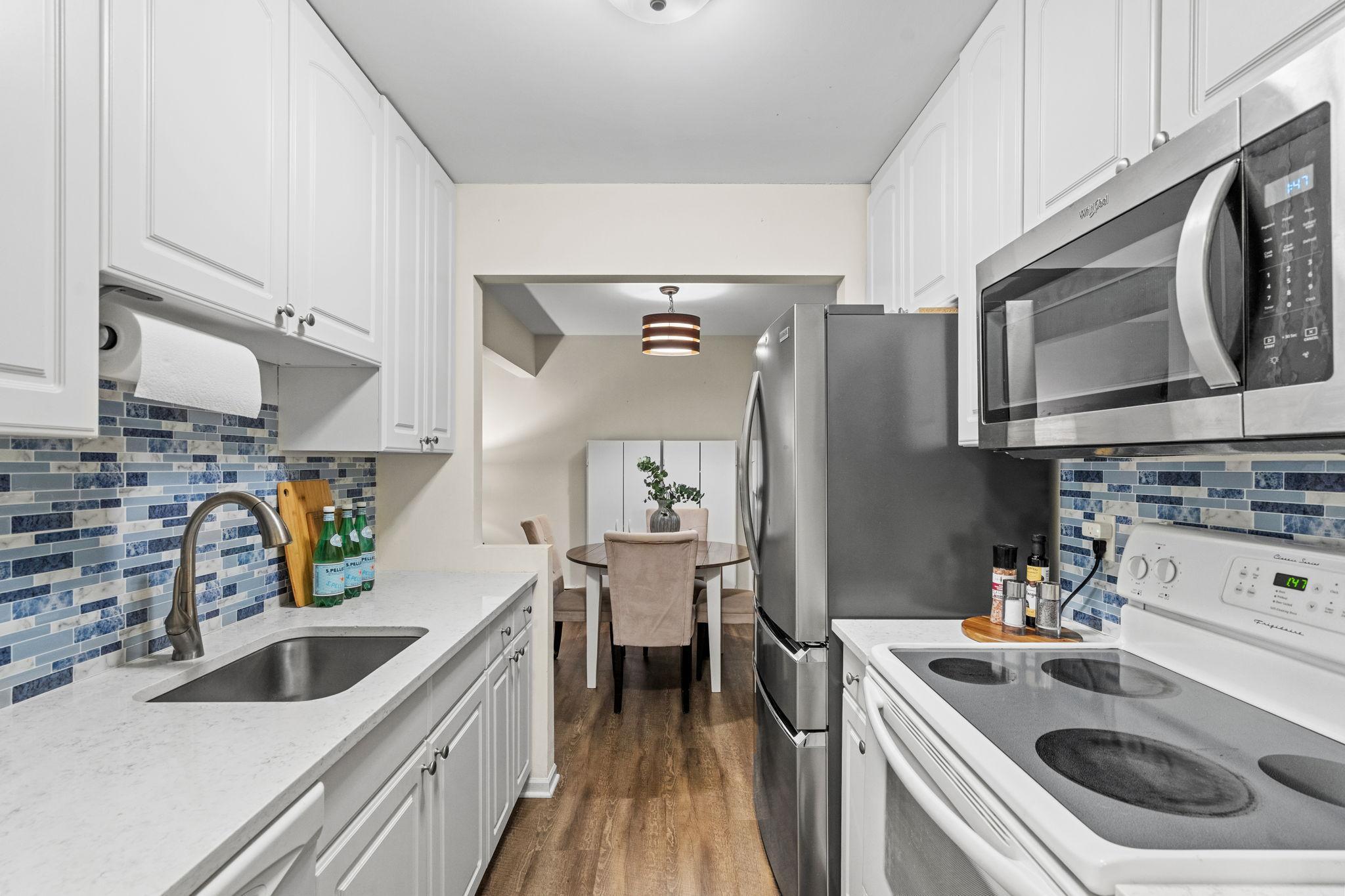 4407 Wilshire Boulevard 305 Property Photo 6