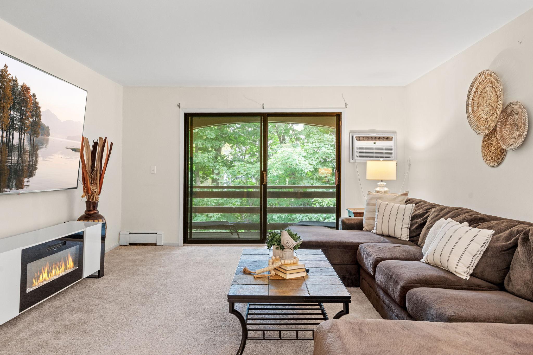 4407 Wilshire Boulevard 305 Property Photo 13