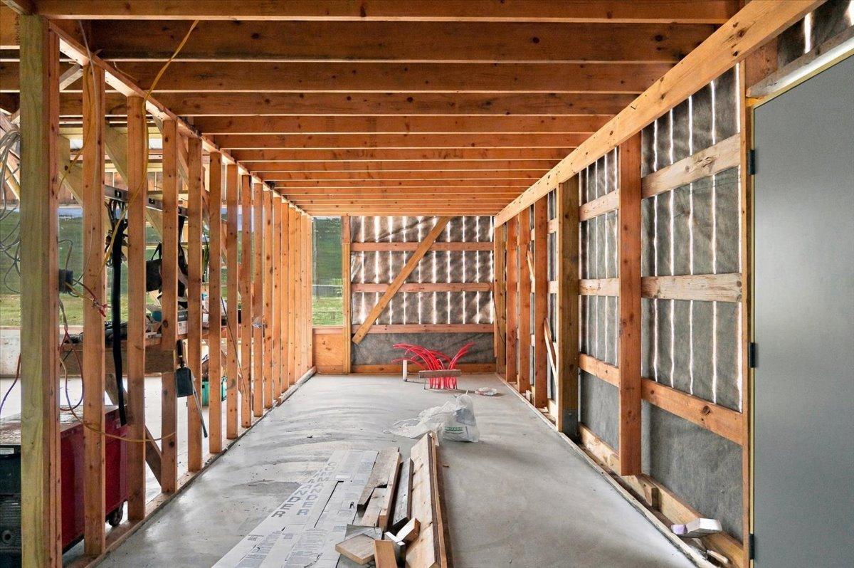 79321 South Road Property Photo 4