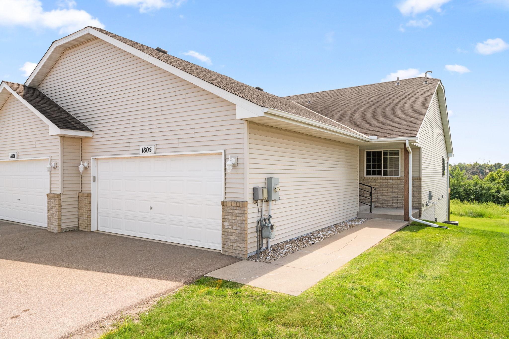 1805 Lakeridge Way Property Photo 1