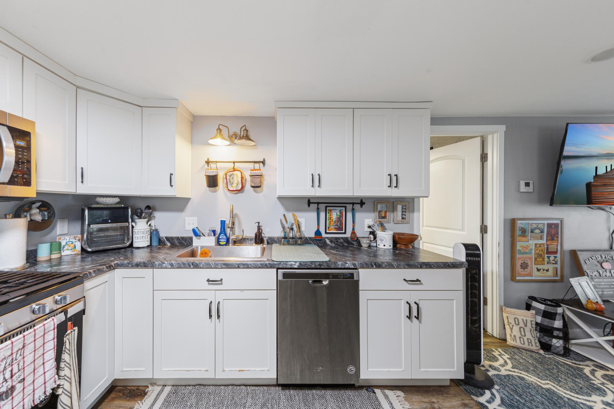 711 Saint Thomas Avenue Property Photo 12