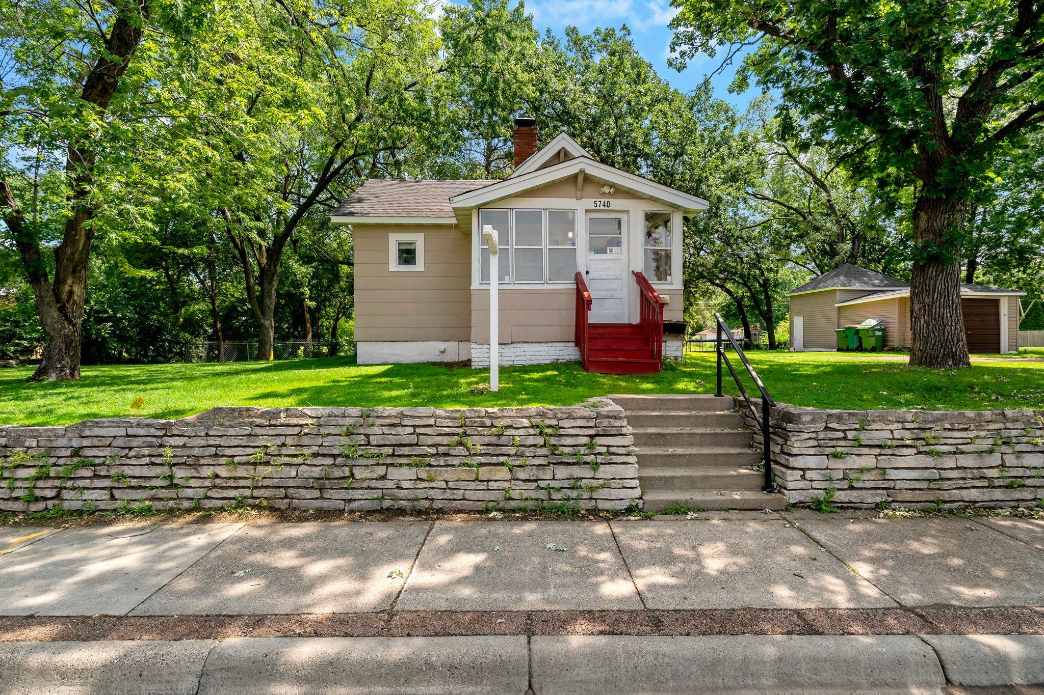 5740 Dupont Avenue N Property Photo 2