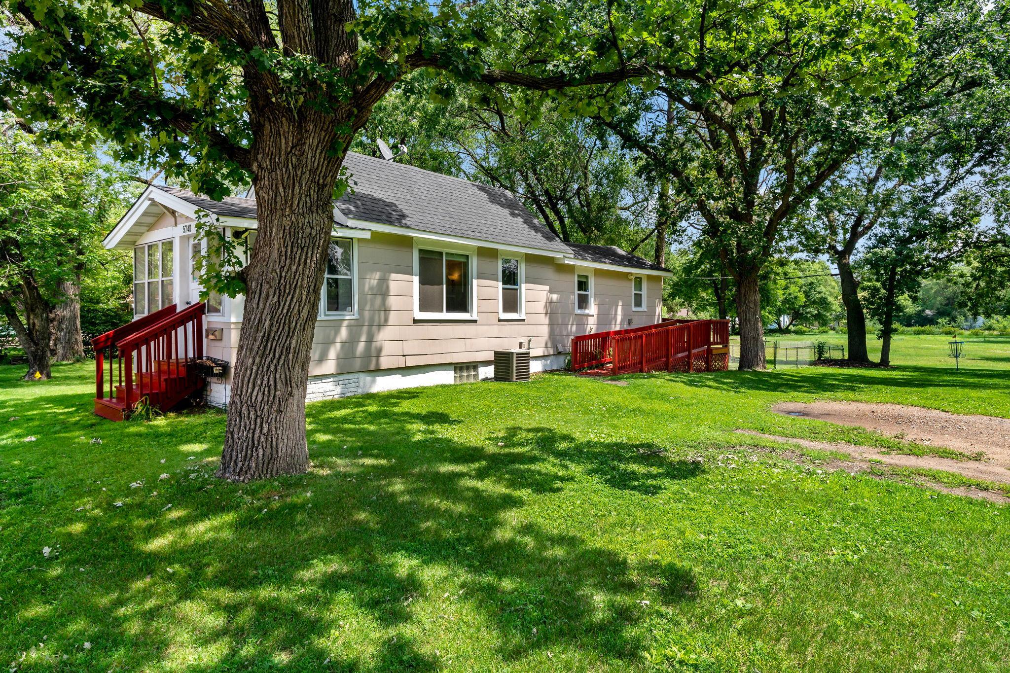 5740 Dupont Avenue N Property Photo 3