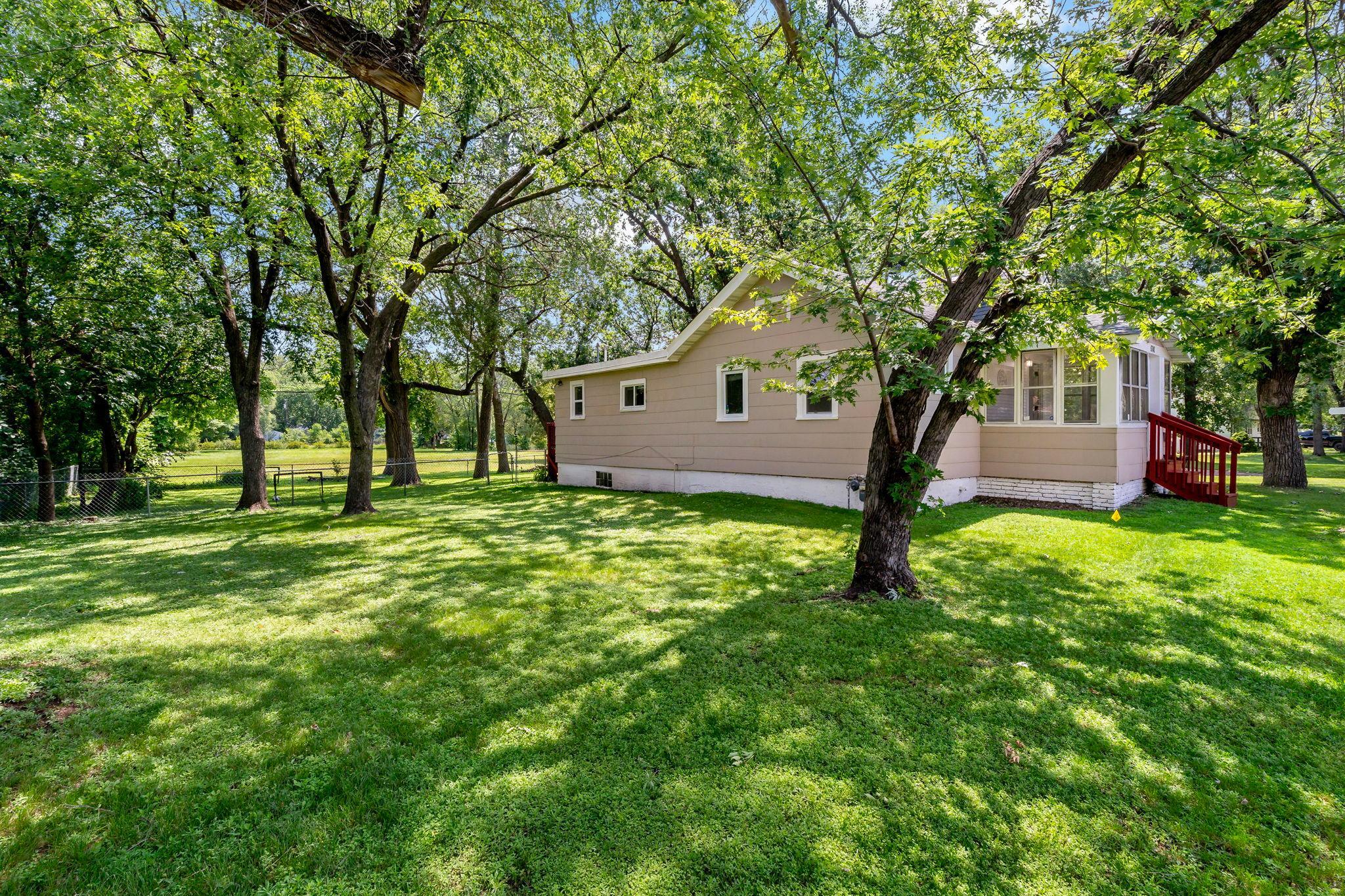 5740 Dupont Avenue N Property Photo 4
