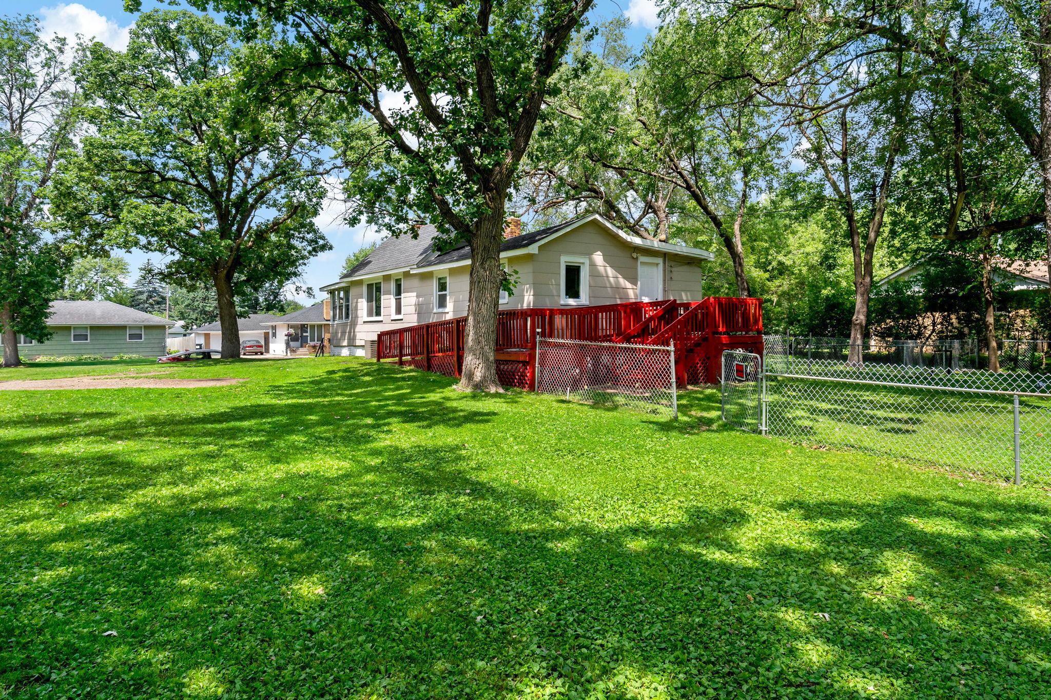 5740 Dupont Avenue N Property Photo 5