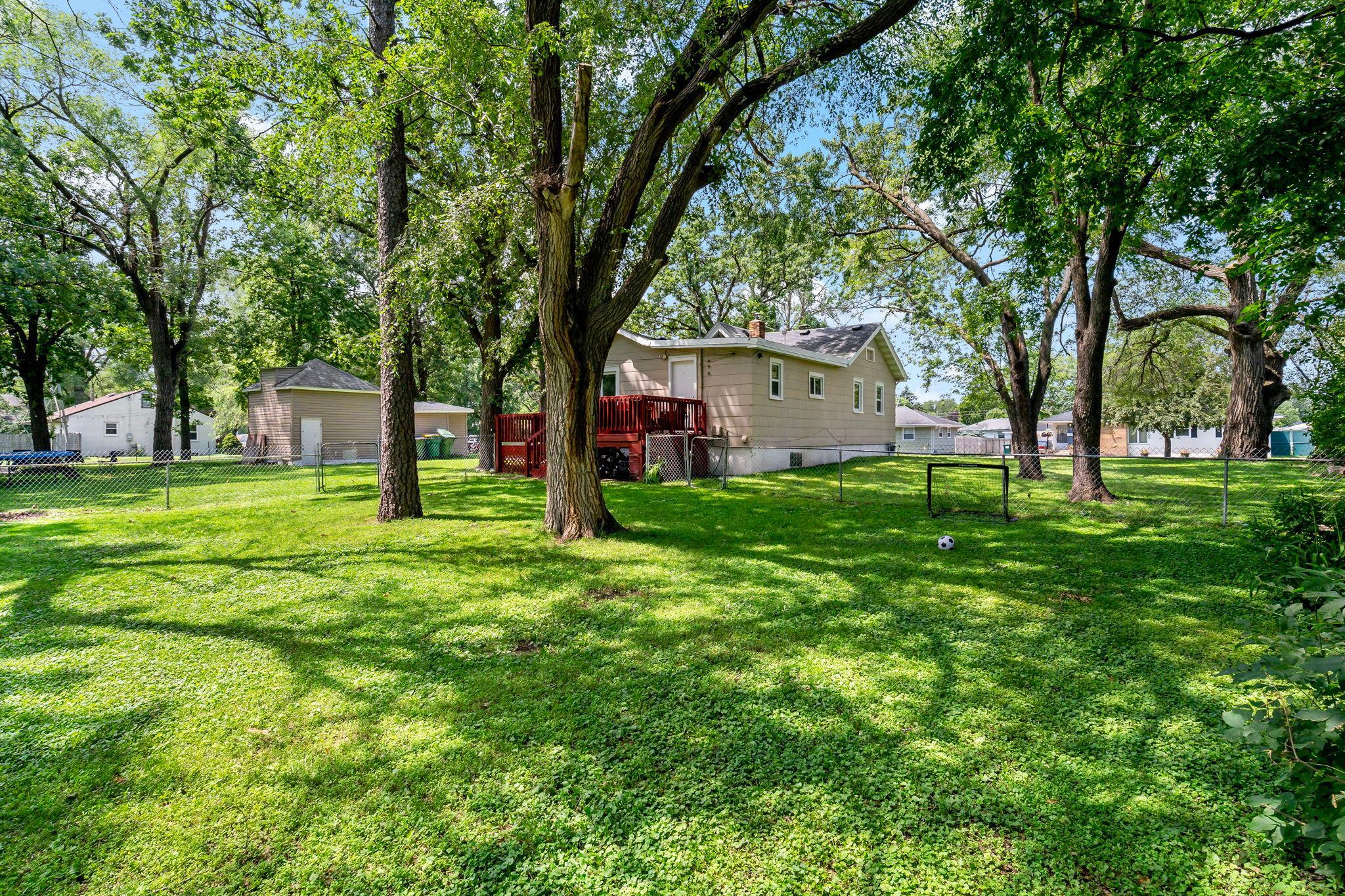 5740 Dupont Avenue N Property Photo 6