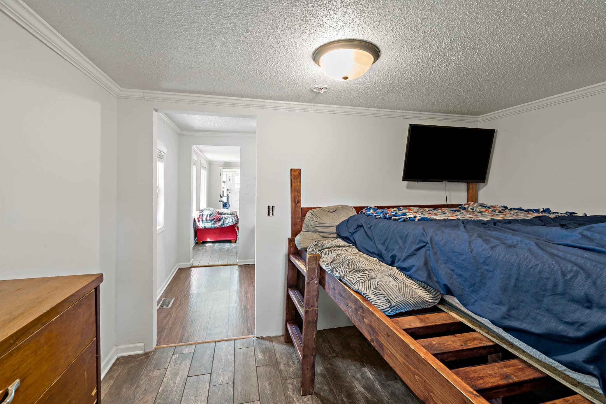 5740 Dupont Avenue N Property Photo 17