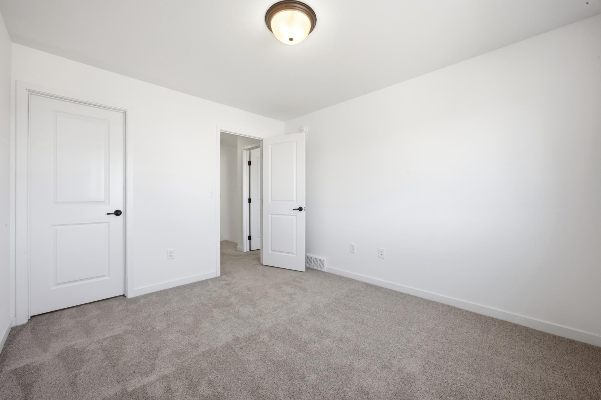 5555 Lori Lane W Property Photo 17