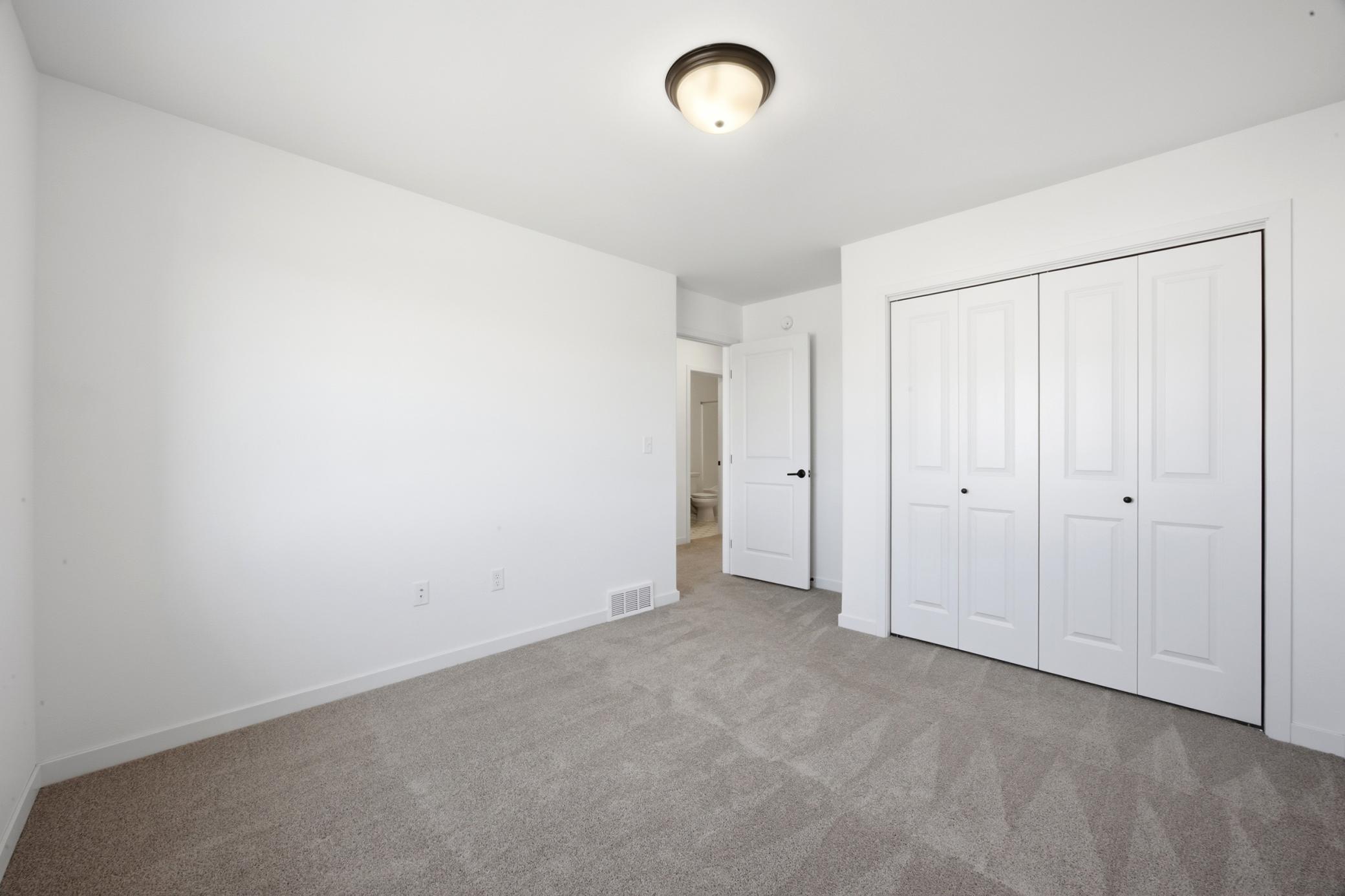 5555 Lori Lane W Property Photo 19