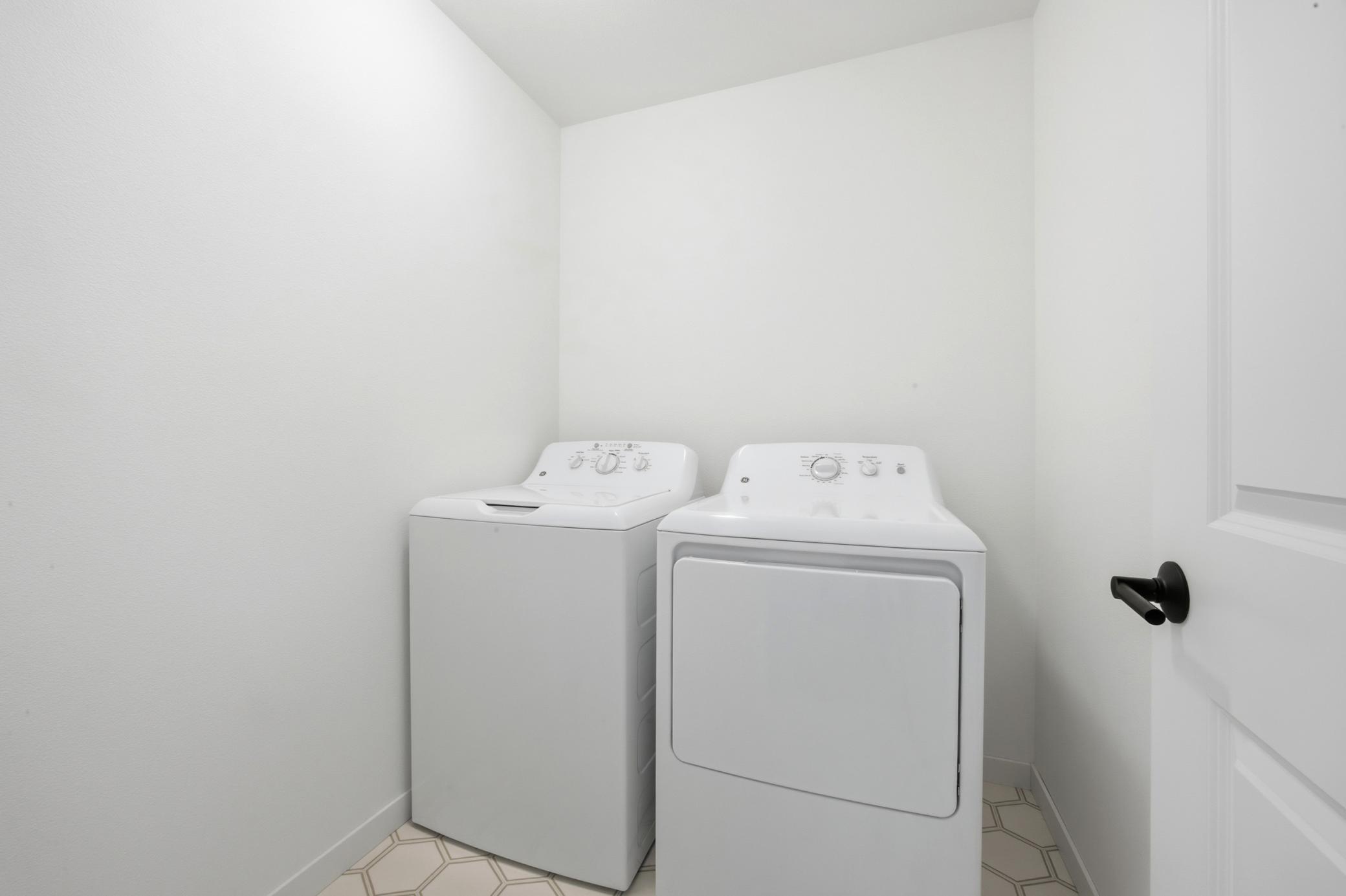 5555 Lori Lane W Property Photo 20