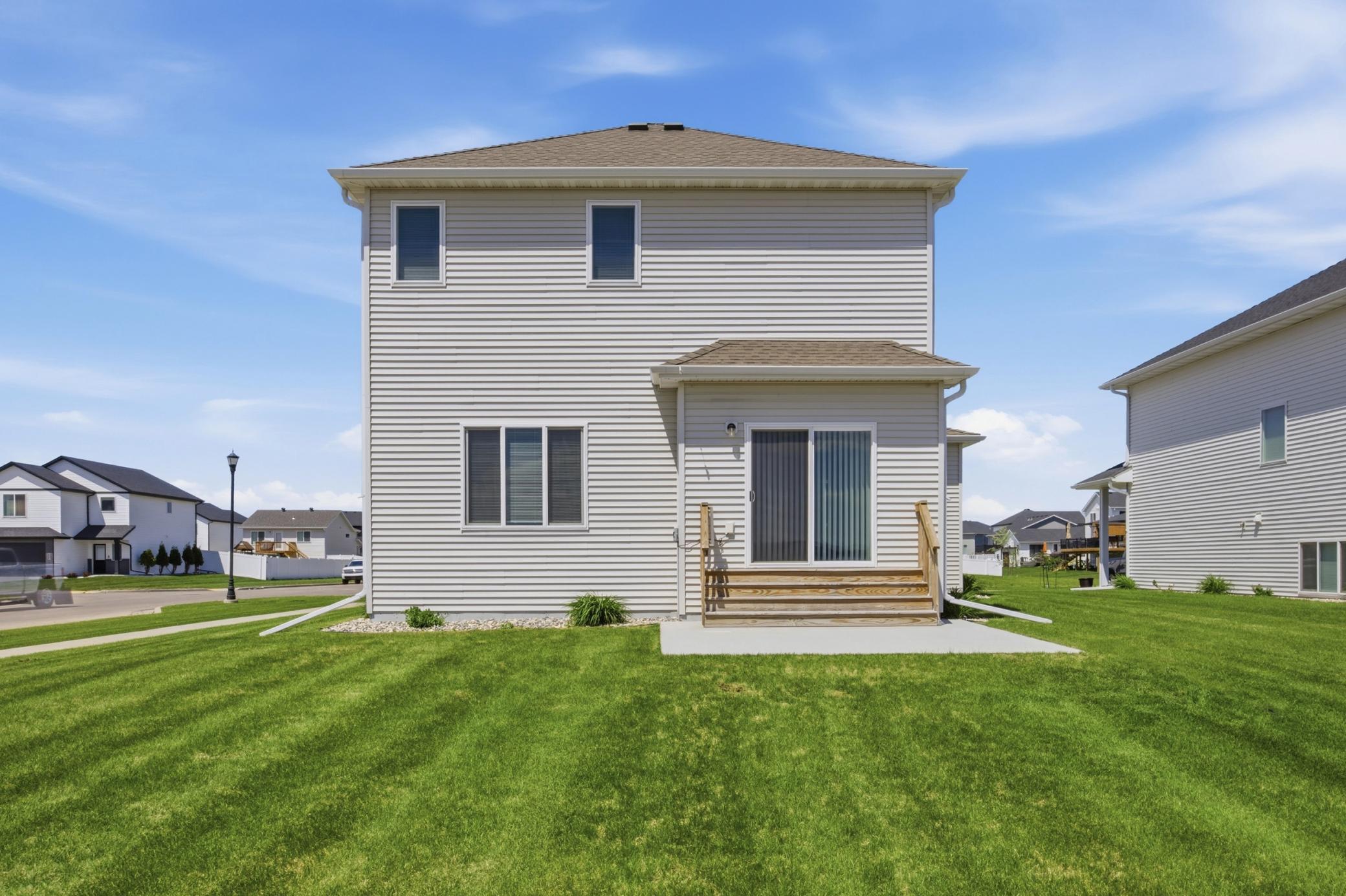 5555 Lori Lane W Property Photo 24