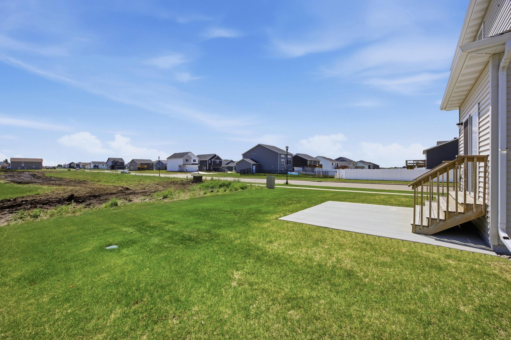 5555 Lori Lane W Property Photo 26