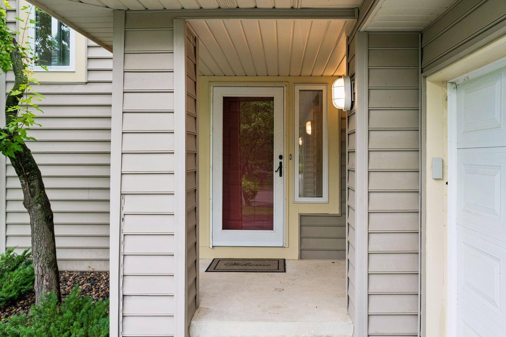 15575 17th Place N Property Photo 2