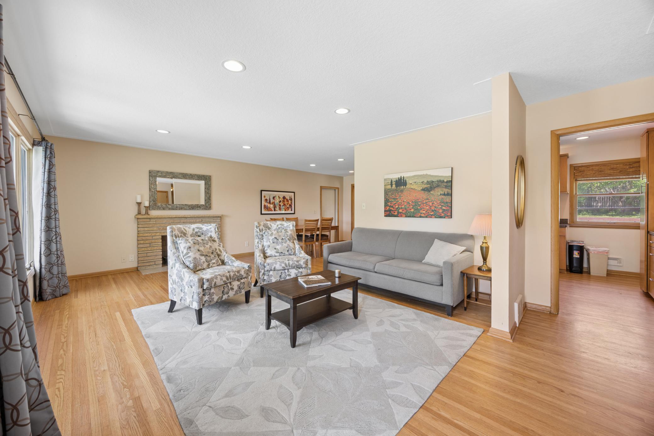 6204 Ashcroft Lane Property Photo 4