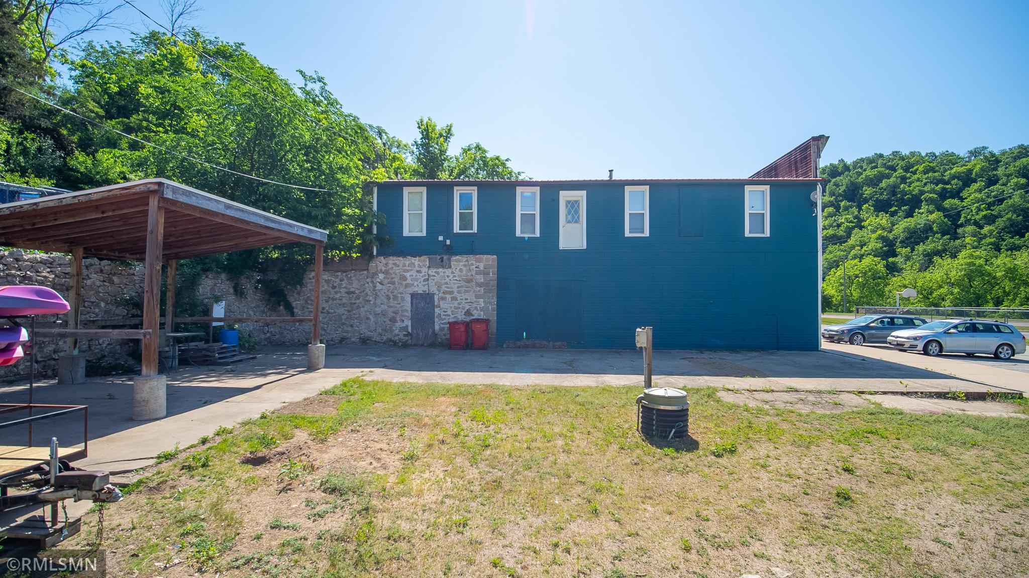 312 Center Street E Property Photo 20