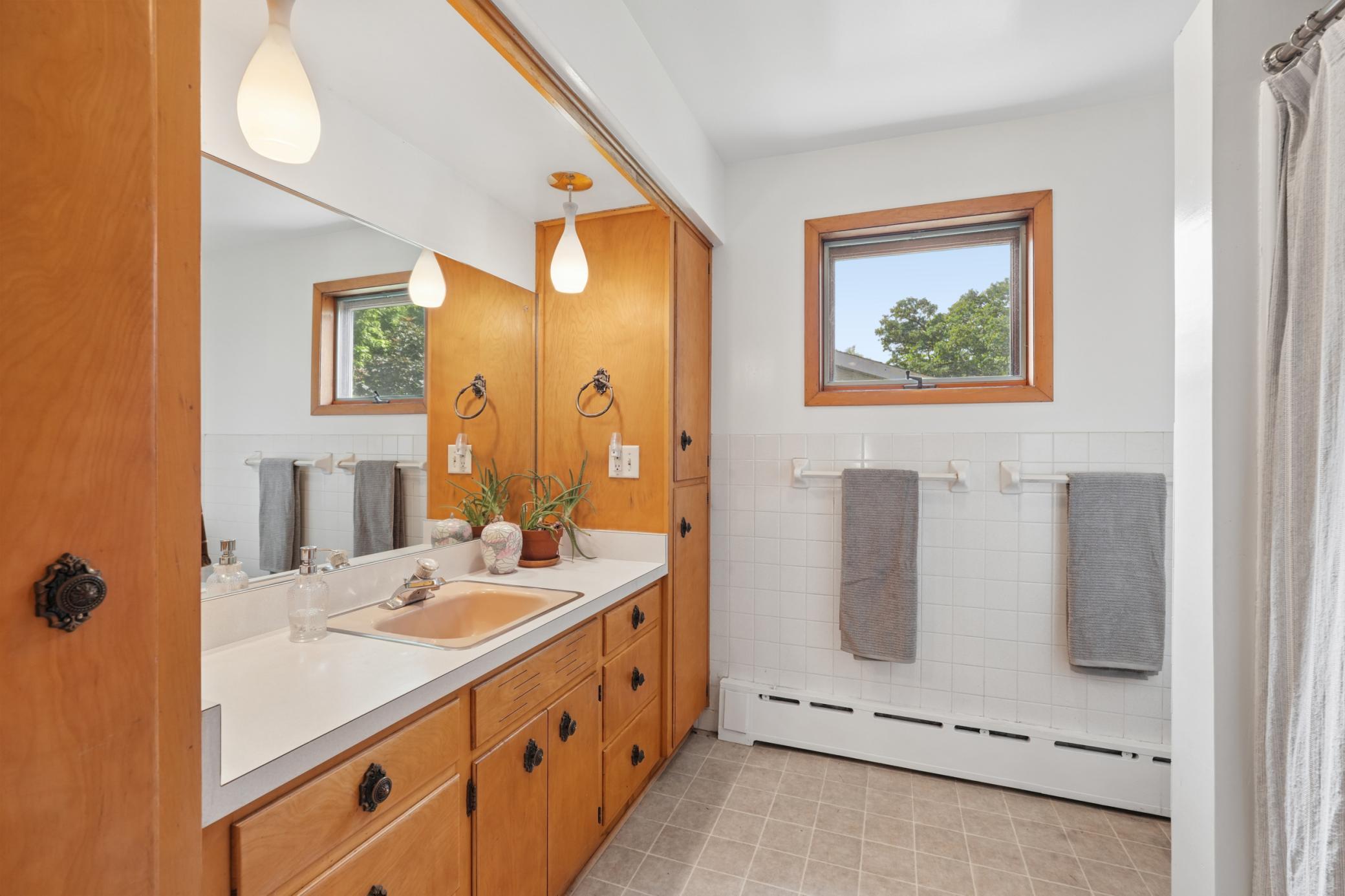 215 Elm Street W Property Photo 13