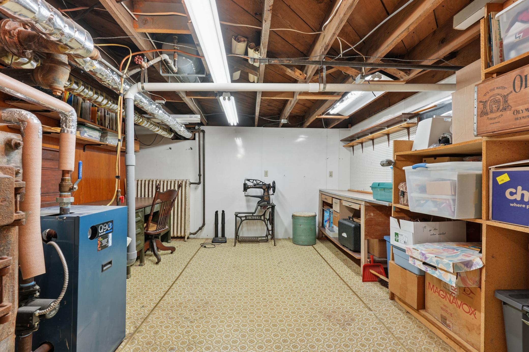 215 Elm Street W Property Photo 26