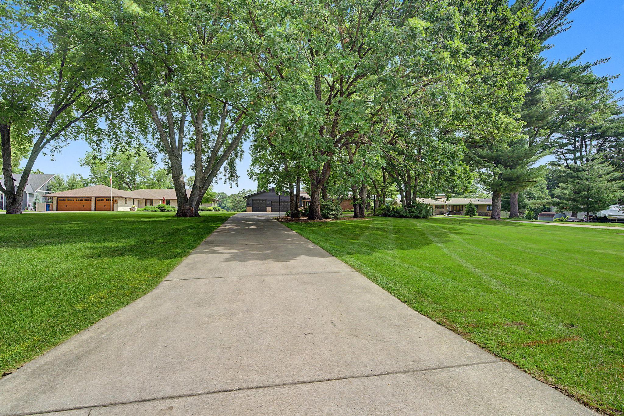 725 Bradford Avenue Property Photo 2