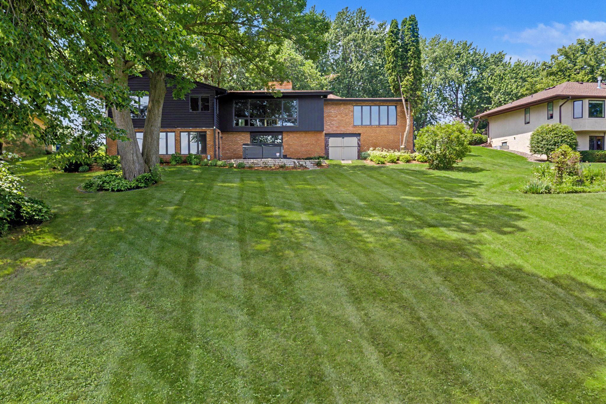 725 Bradford Avenue Property Photo 4