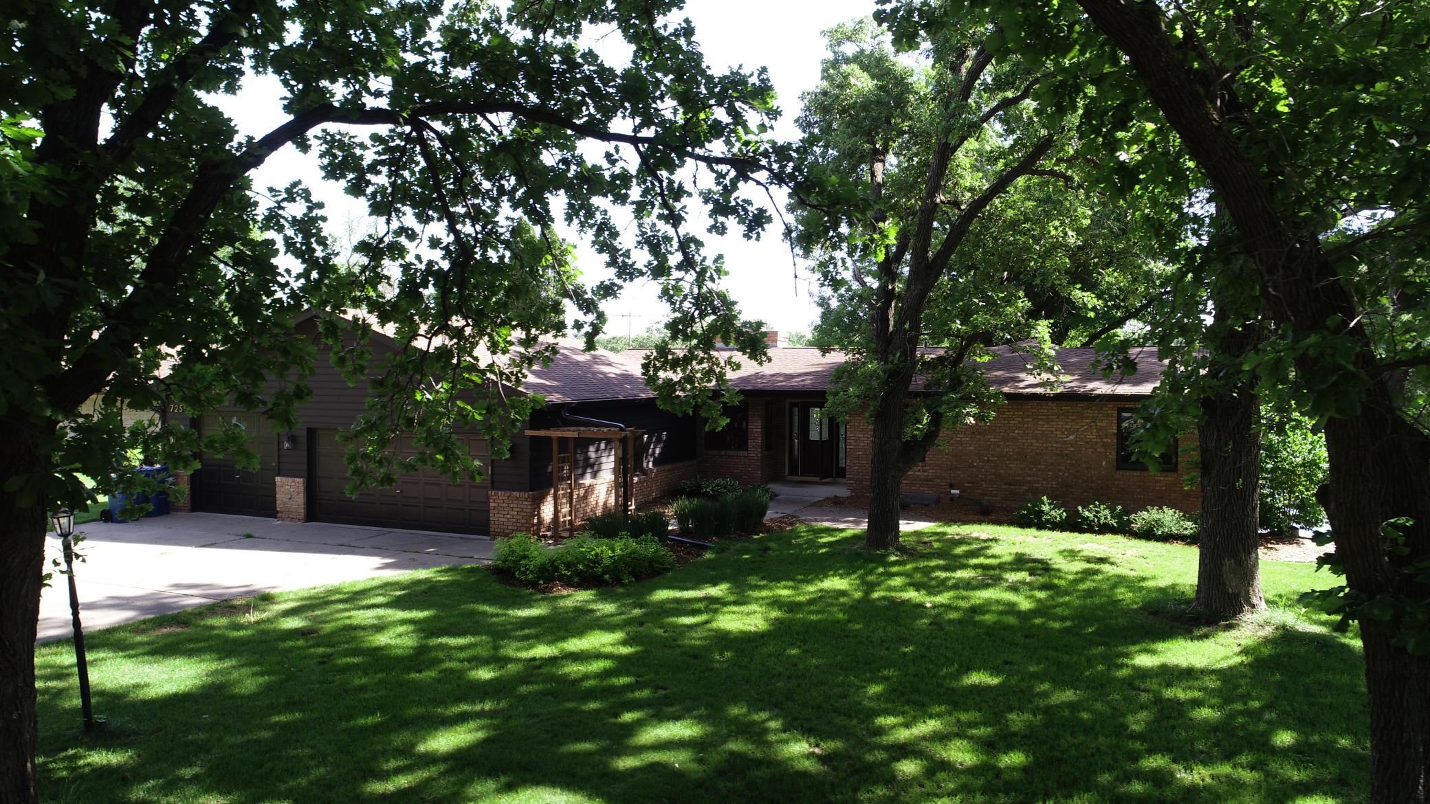 725 Bradford Avenue Property Photo 7