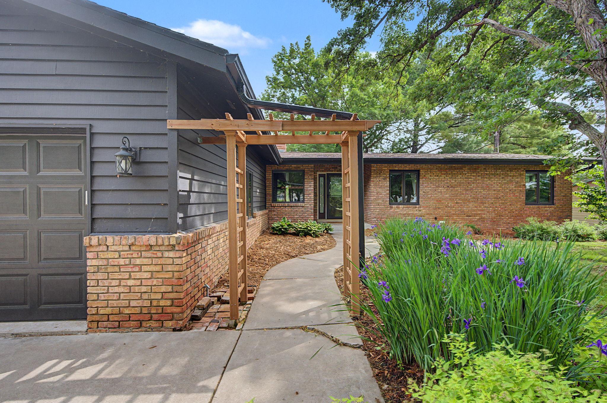 725 Bradford Avenue Property Photo 13