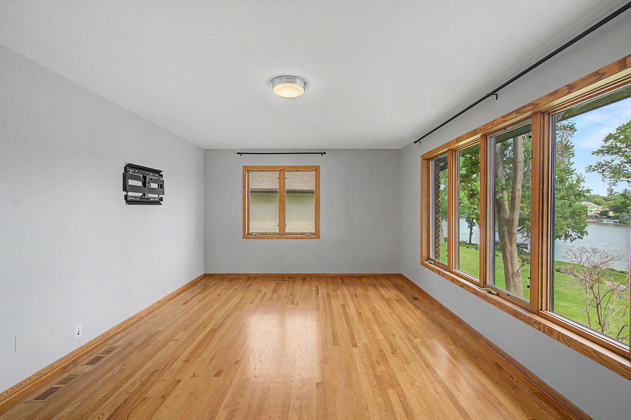 725 Bradford Avenue Property Photo 29