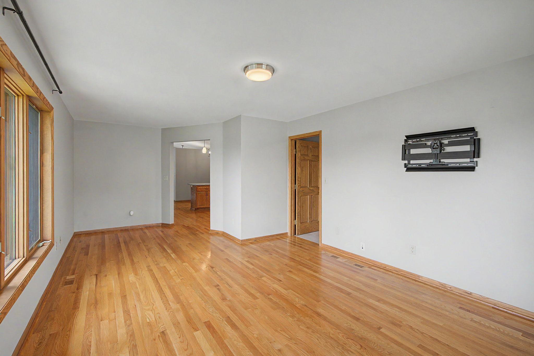 725 Bradford Avenue Property Photo 31