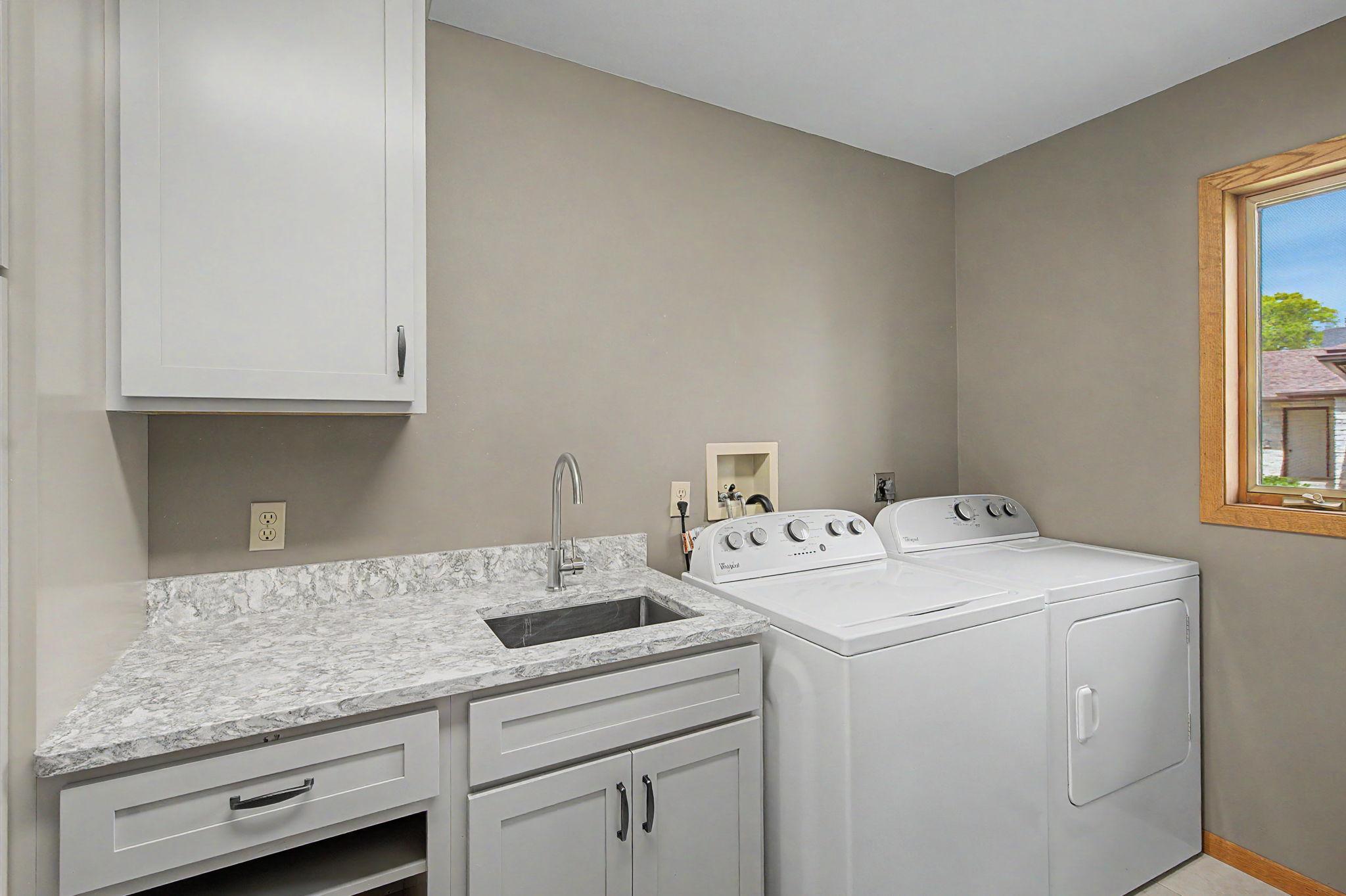 725 Bradford Avenue Property Photo 33