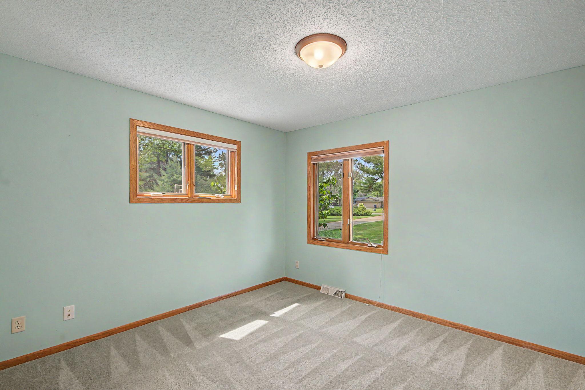 725 Bradford Avenue Property Photo 38