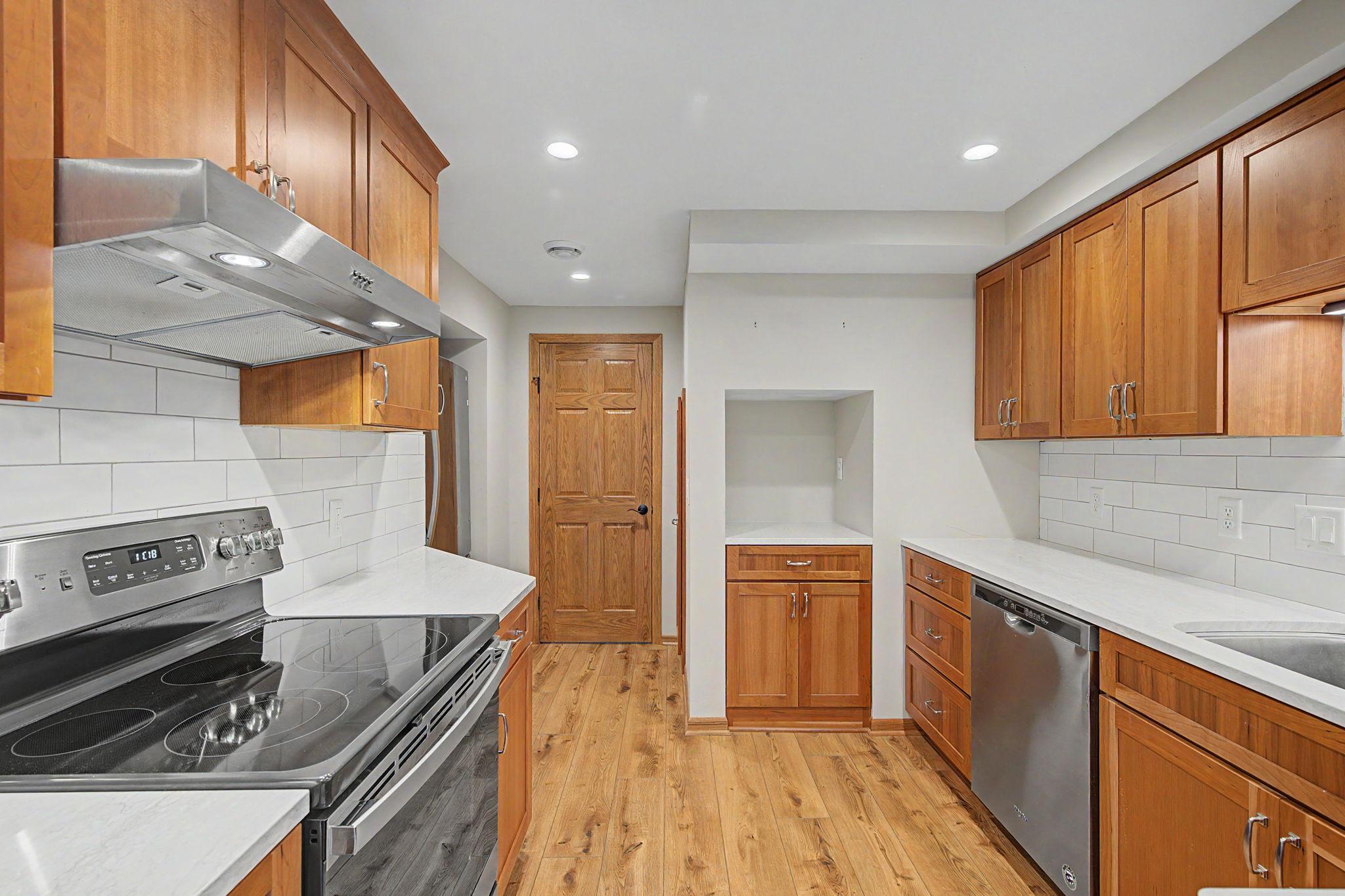 725 Bradford Avenue Property Photo 60