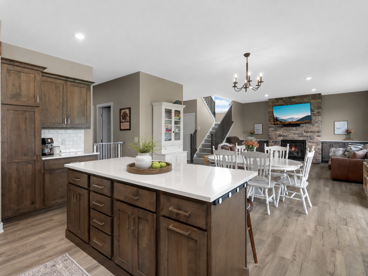 18805 Scenic Way Property Photo 9