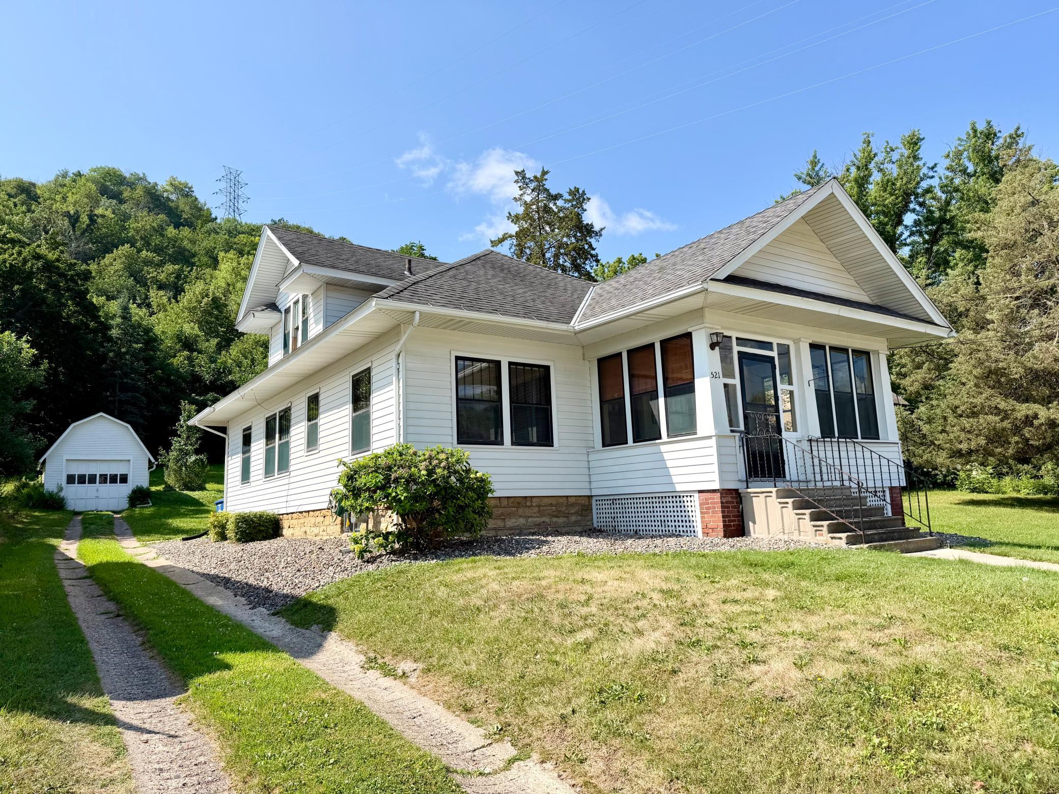 521 E 7th Street Property Photo 1