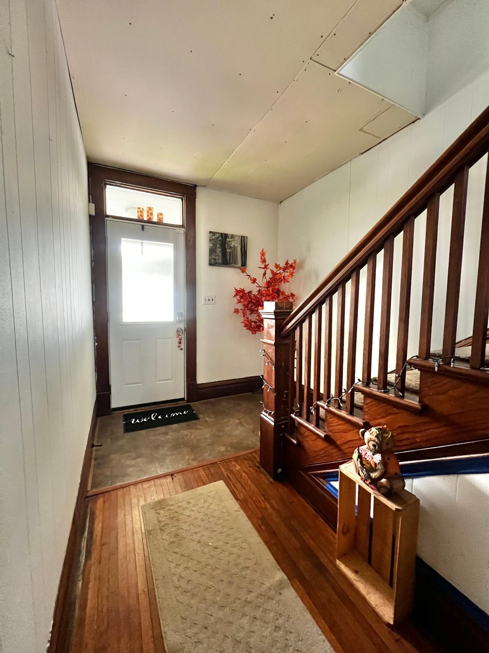 313 E 5th Street Property Photo 4