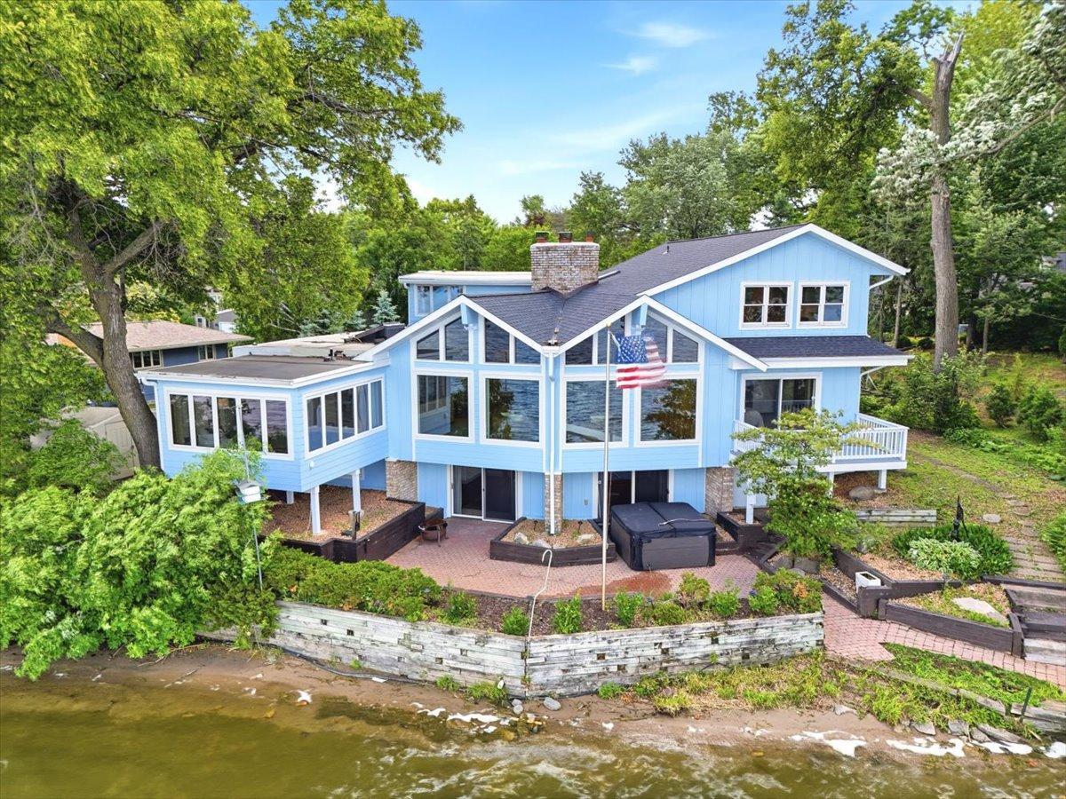 737 Carla Lane Property Photo 1