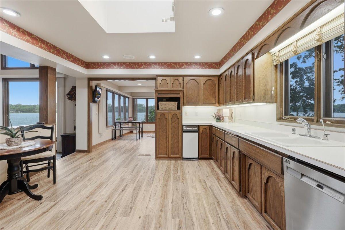 737 Carla Lane Property Photo 5