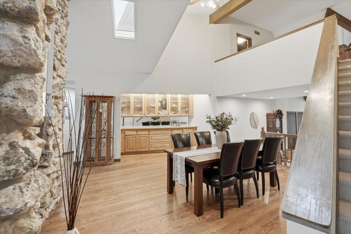737 Carla Lane Property Photo 8