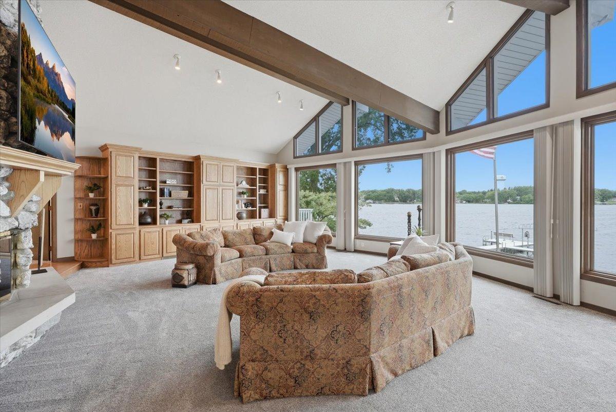 737 Carla Lane Property Photo 13