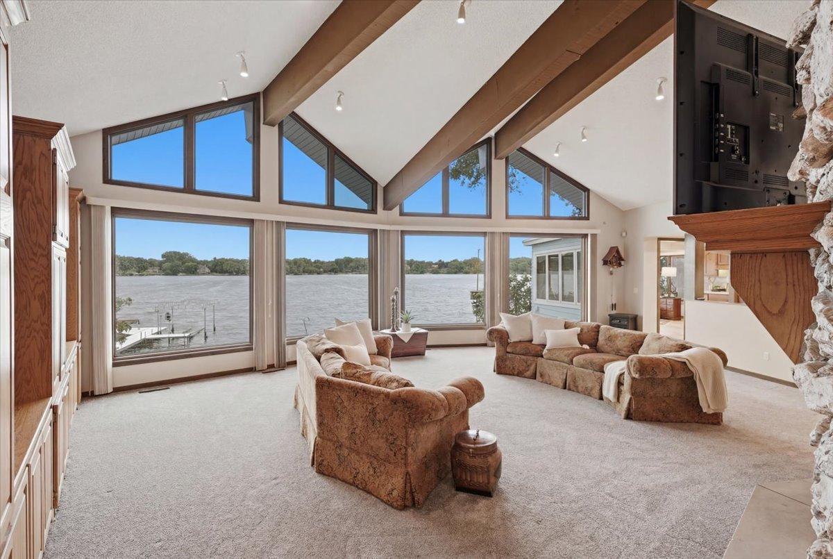 737 Carla Lane Property Photo 20