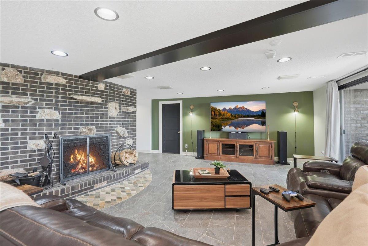 737 Carla Lane Property Photo 34