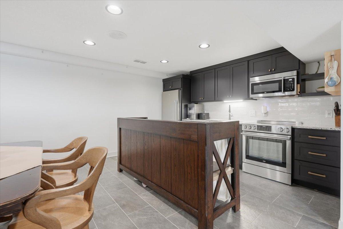 737 Carla Lane Property Photo 37