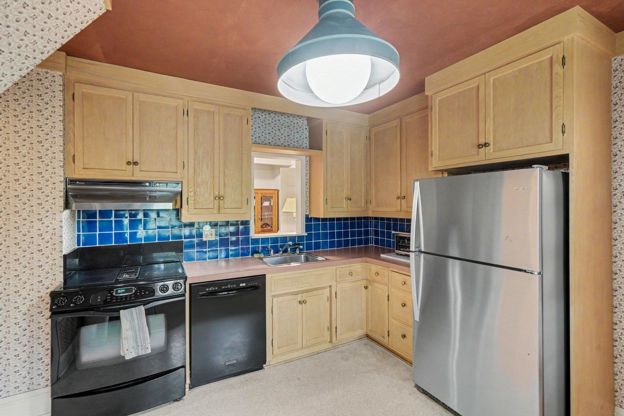 7017 Valley View Road Property Photo 6