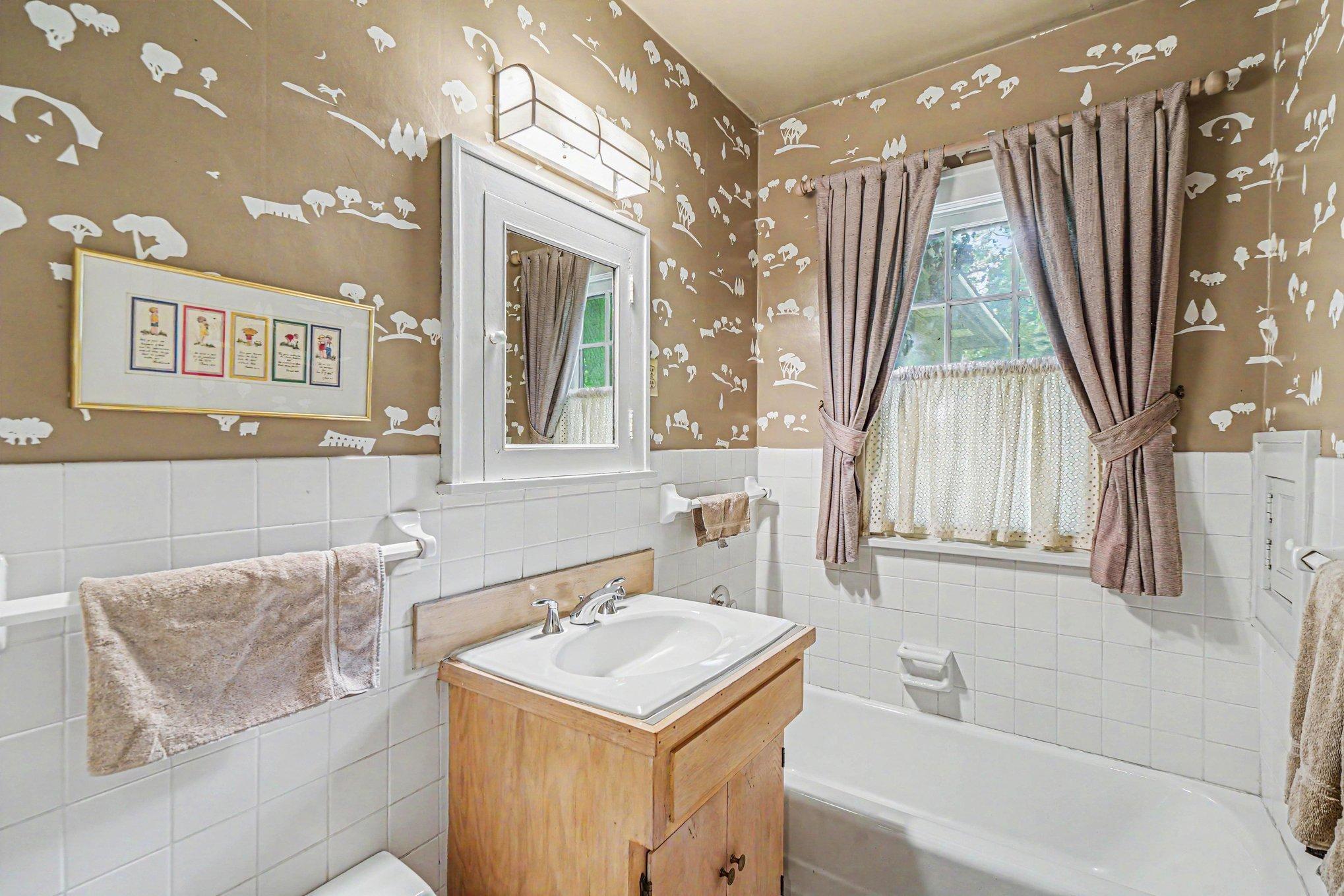 7017 Valley View Road Property Photo 12