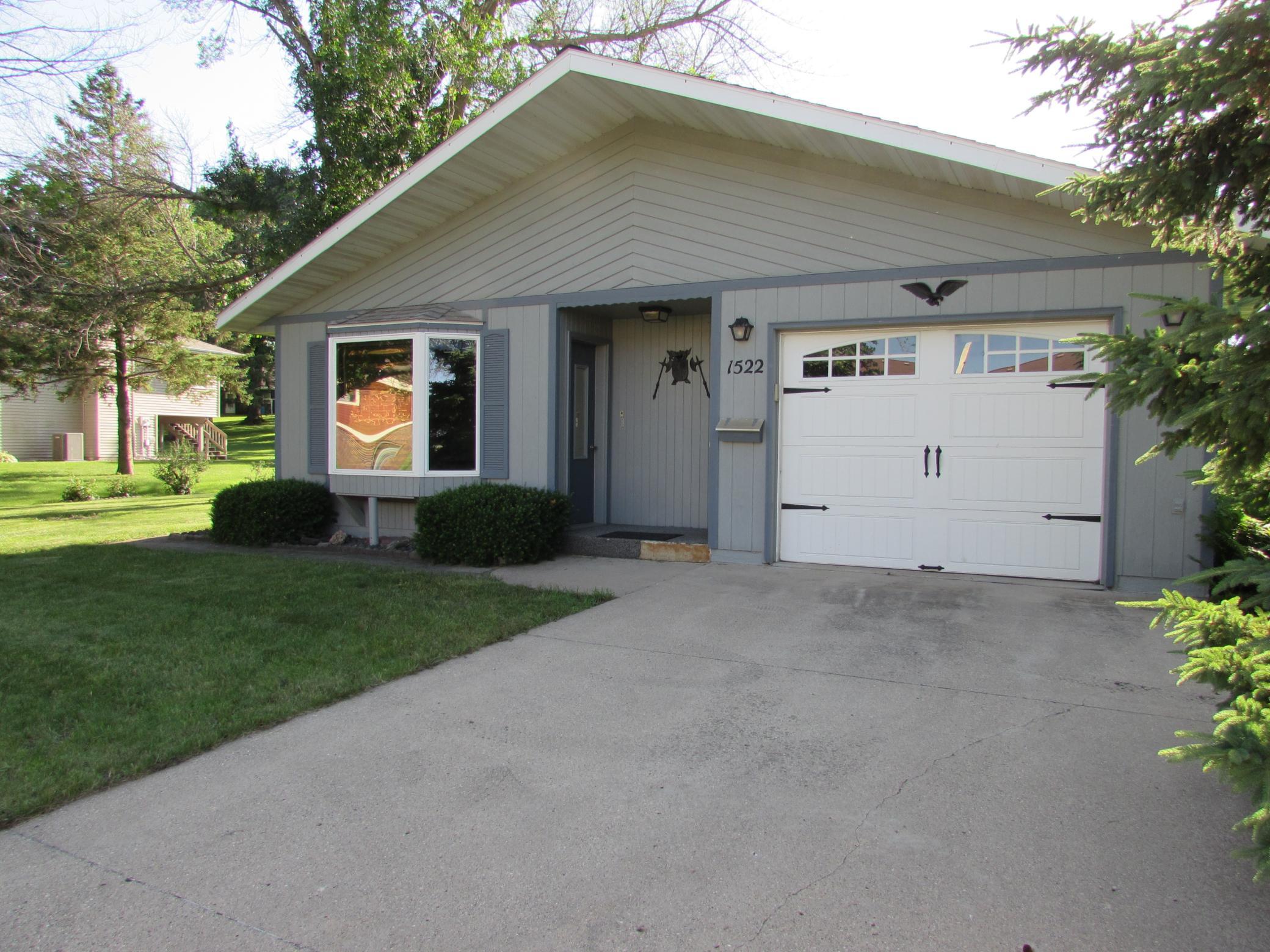 1522 Falcon Drive Property Photo 1