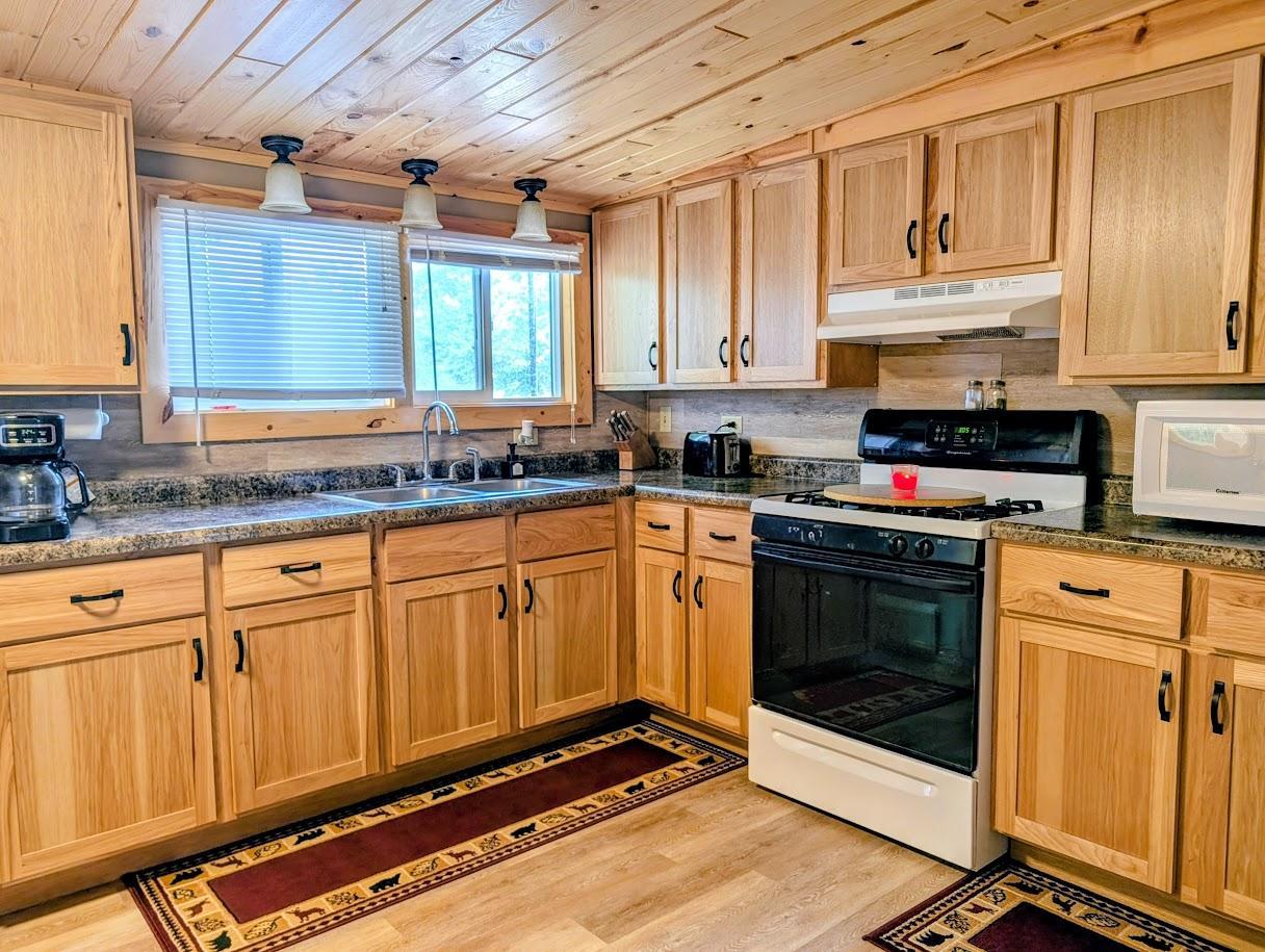52555 223rd Place Property Photo 8