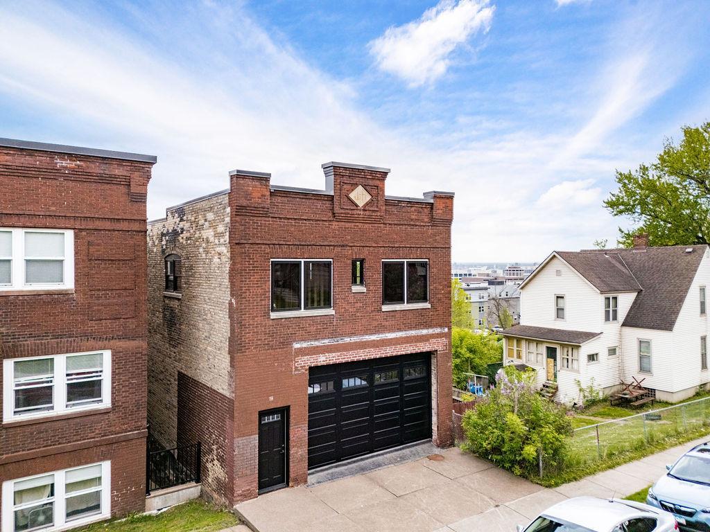 24 W 5th Street Property Photo 10