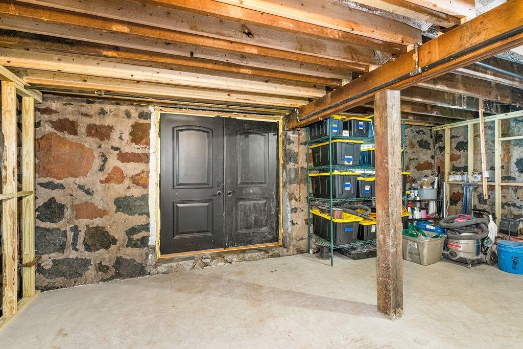24 W 5th Street Property Photo 19