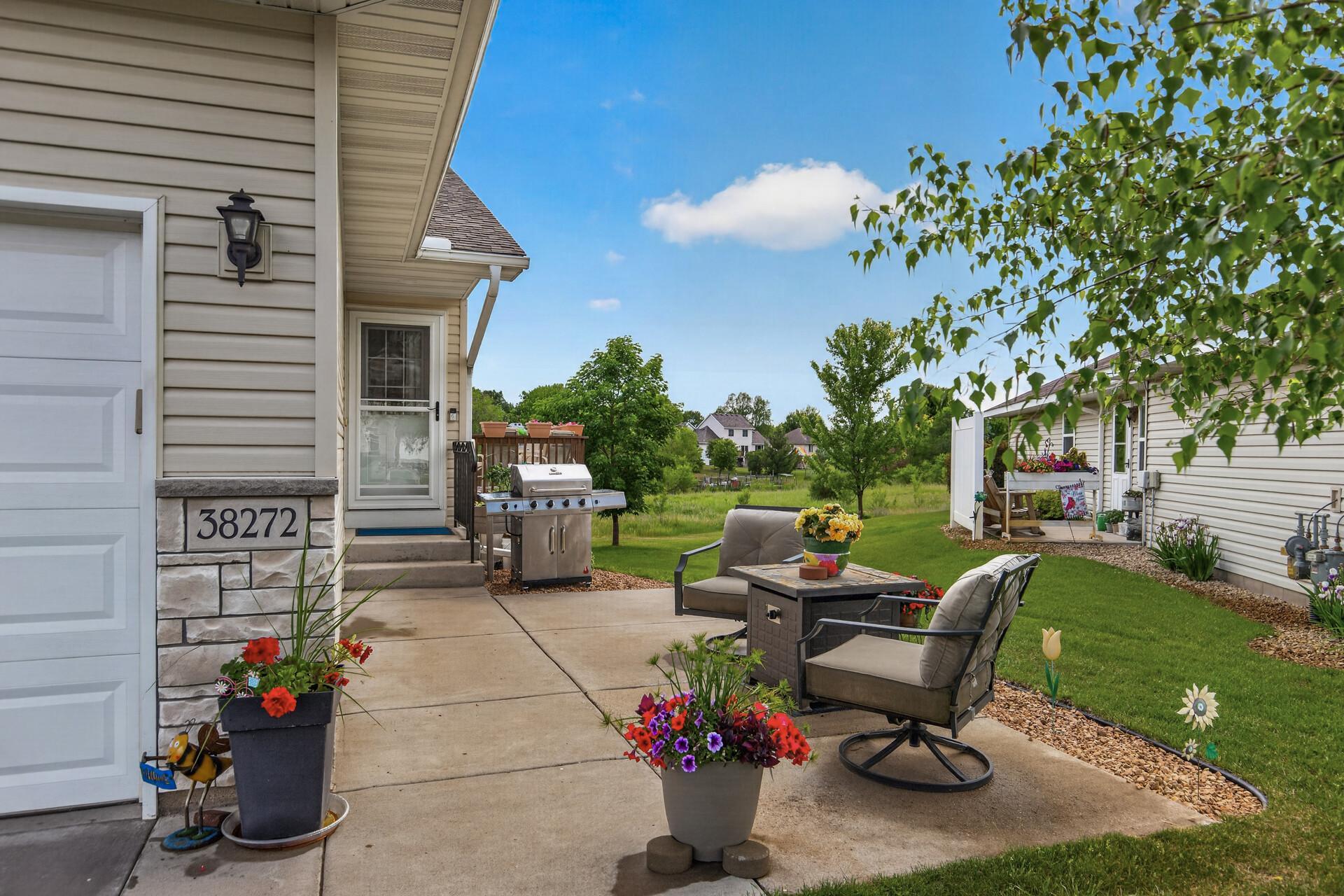 38272 Explorer Circle Property Photo 1