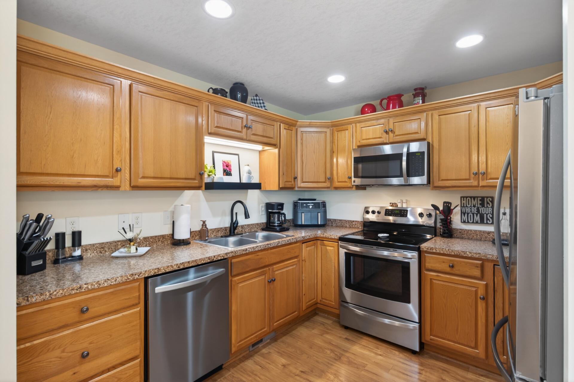 38272 Explorer Circle Property Photo 3